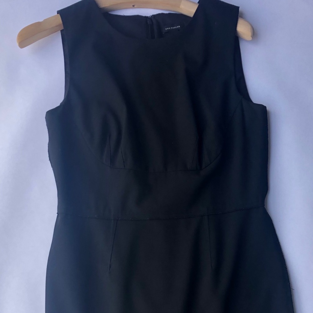 Ann Taylor Black Sleeveless dress